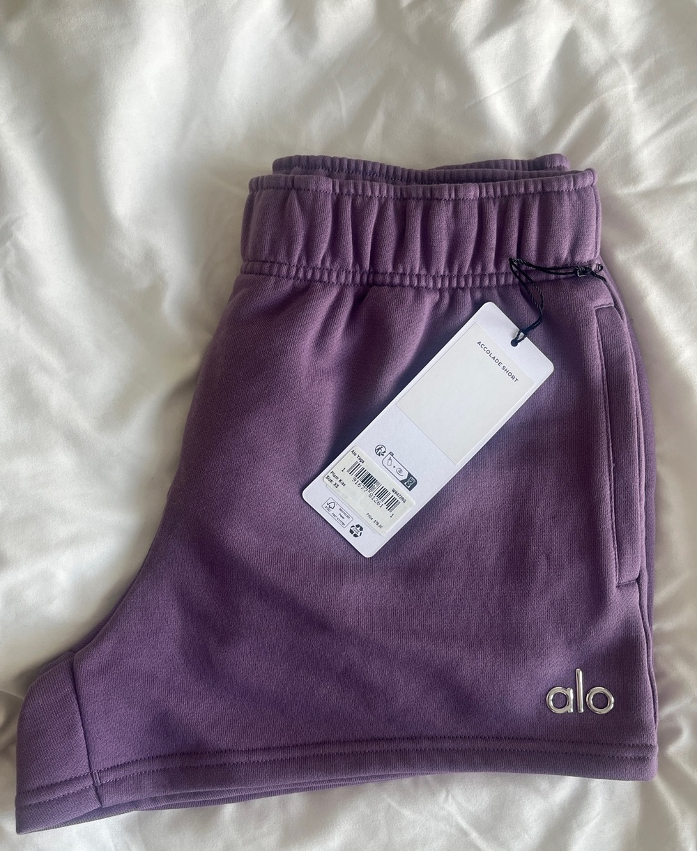 ALO Yoga Accolade Short - Plum Kiss